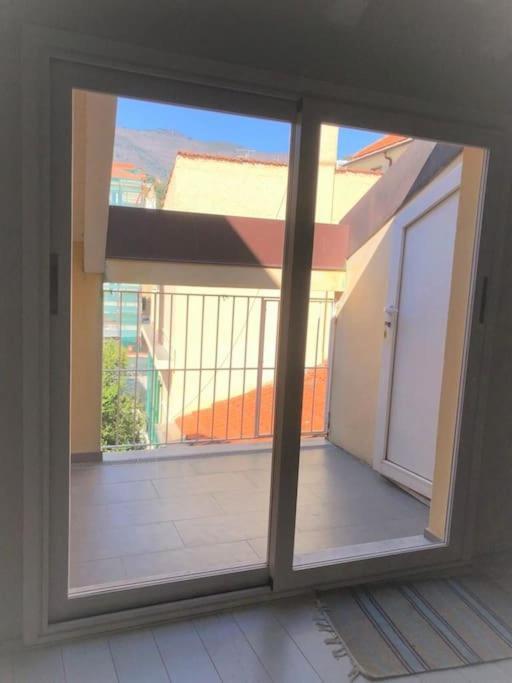 Budello Di Alassio, Ampio Appartamento Con Box Kültér fotó